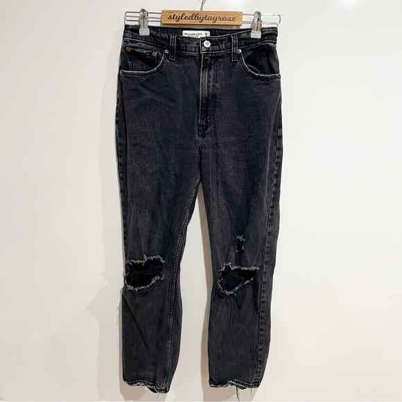 Abercrombie & Fitch Curve Love High Rise Ankle Straight Jean - Picture 2 of 7